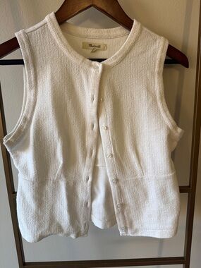 Madewell Textured Sleeveless Button Vest